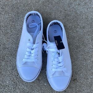 Trendy White Canvas Sneakers for Women